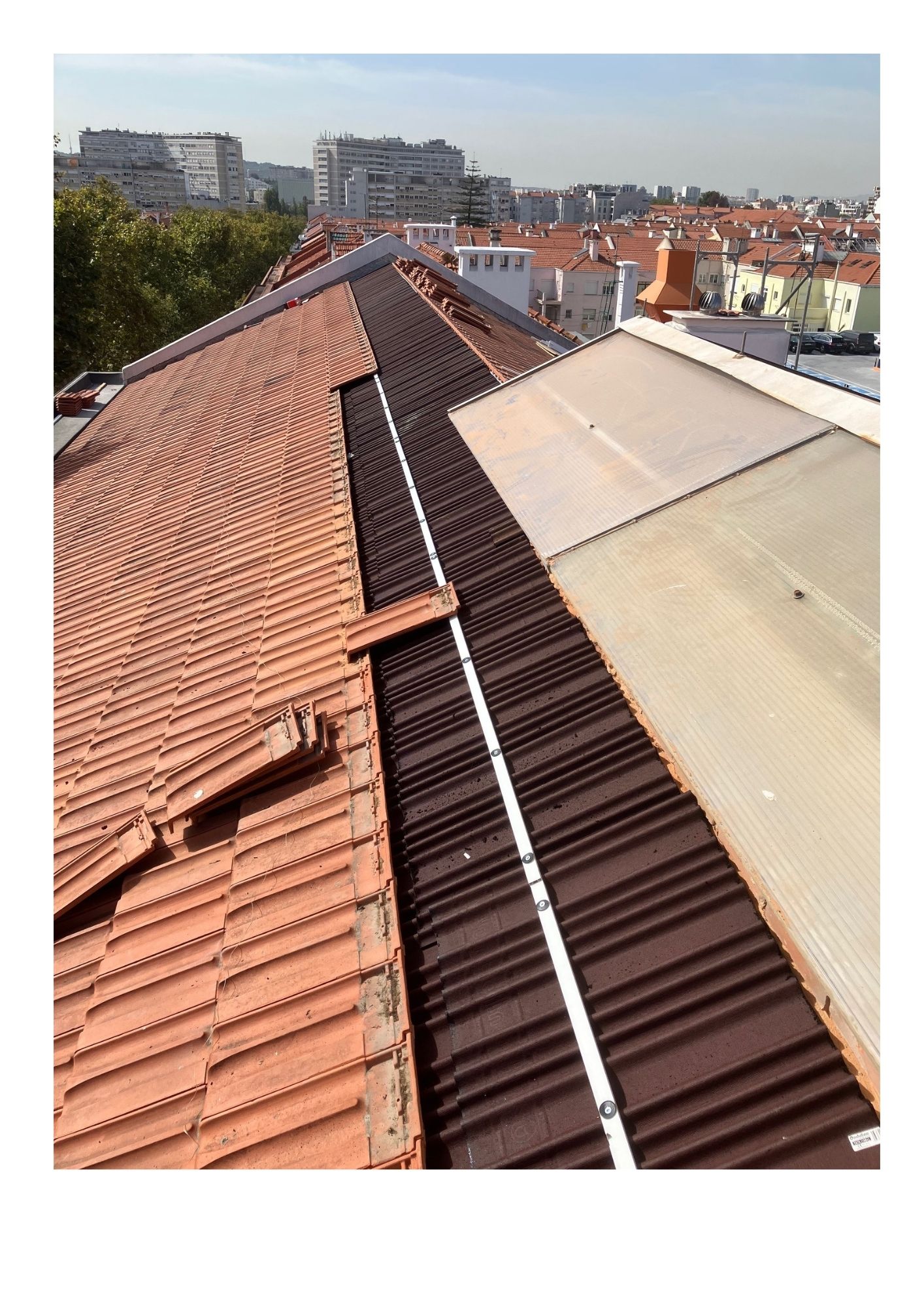 11 SUB telha e ripa em PVC aplicada e colocação de telha de barro por cima da ripa