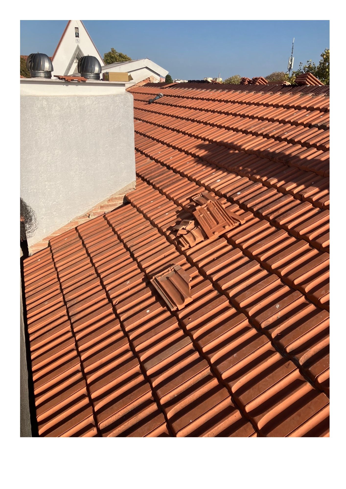 12 Telhas aplicadas de um dos lados do telhado